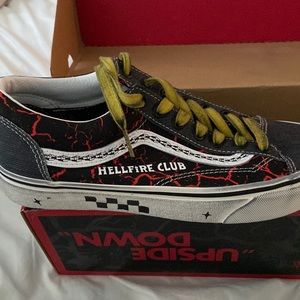 Netflix stranger thing B vans shoes